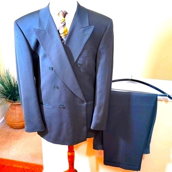 Albert Nipon Double Breasted Suit - Picture 5 of 12